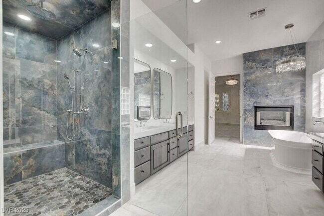 Building Photo - 2132 Lookout Point Cir