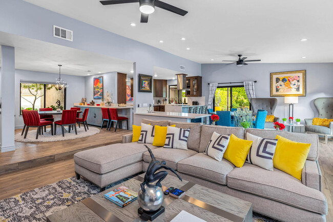 Building Photo - 1289 E Caleta Way