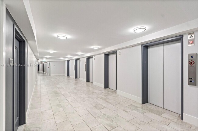 Building Photo - 6039 Collins Ave