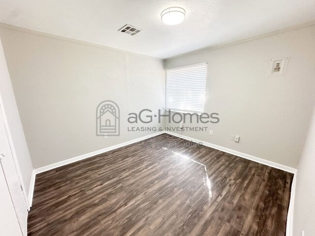 Building Photo - 1508 NE 44th St
