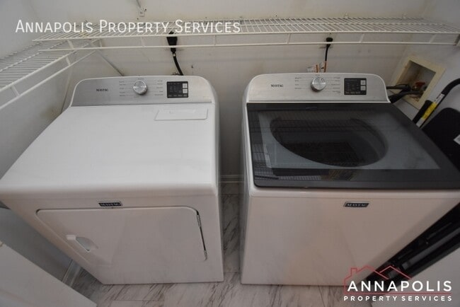 Building Photo - 858 Selby Blvd