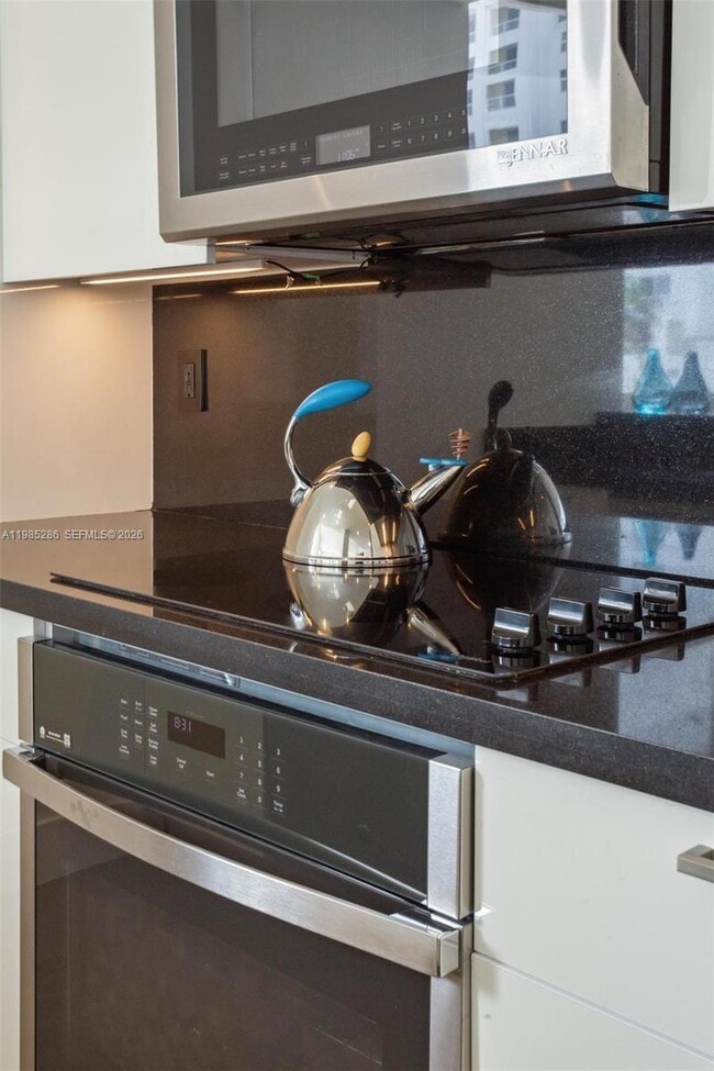 Building Photo - 200 Ocean Dr