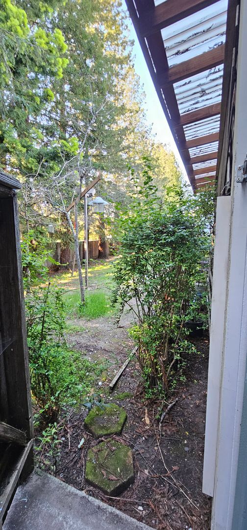 Building Photo - **Centrally Located in Santa Rosa!!**