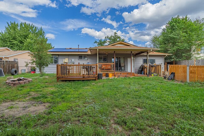 Building Photo - Delightful 3-bedroom, 1-bathroom home that...