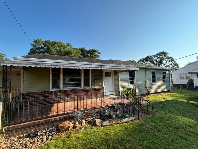 Primary Photo - 308 Gordon St Ext