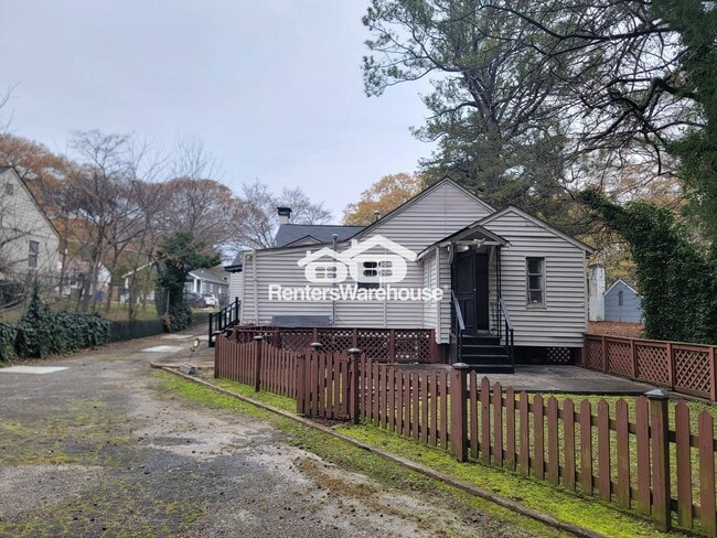 Building Photo - 1056 Regent St SW