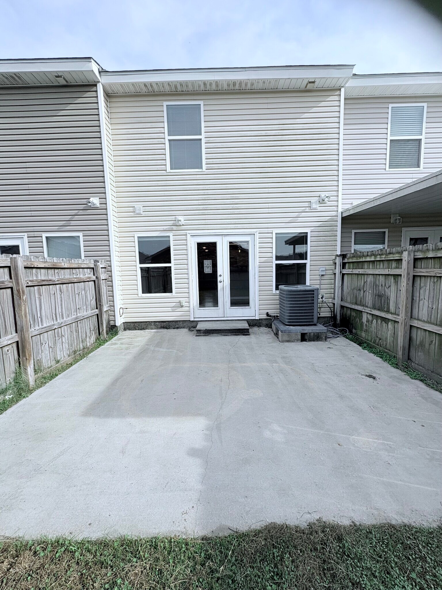 Building Photo - 1534 S Patout St