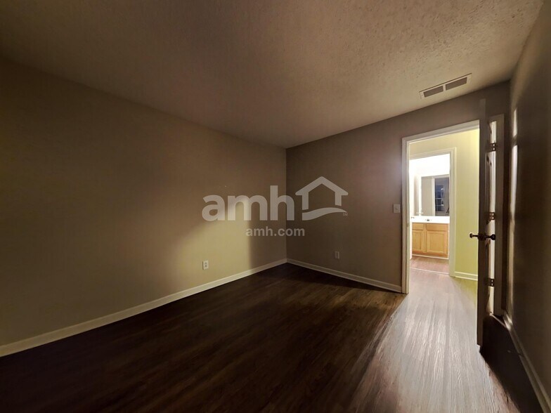 Building Photo - 1134 Dunedin Trl