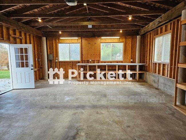 Building Photo - 9062 Tracyton Blvd NW