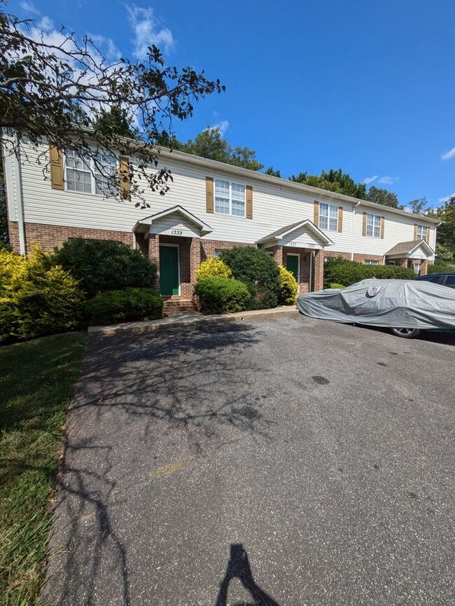 Primary Photo - 2BD/1.5BA Townhome At Strawberry Patch in ...