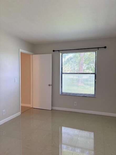 Building Photo - 21902 Lake Forest Cir