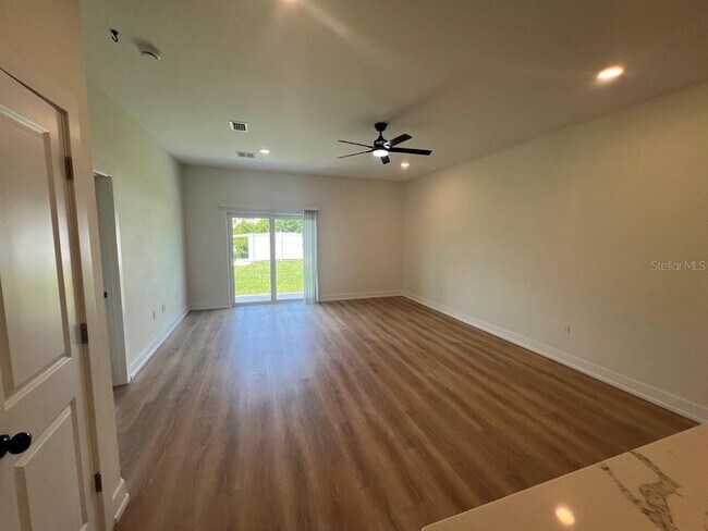 Building Photo - 12299 Buffing Rd