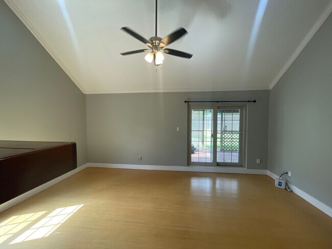 Building Photo - 4625 Vail St