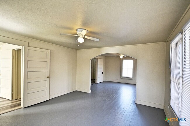 Building Photo - 875 Porter St