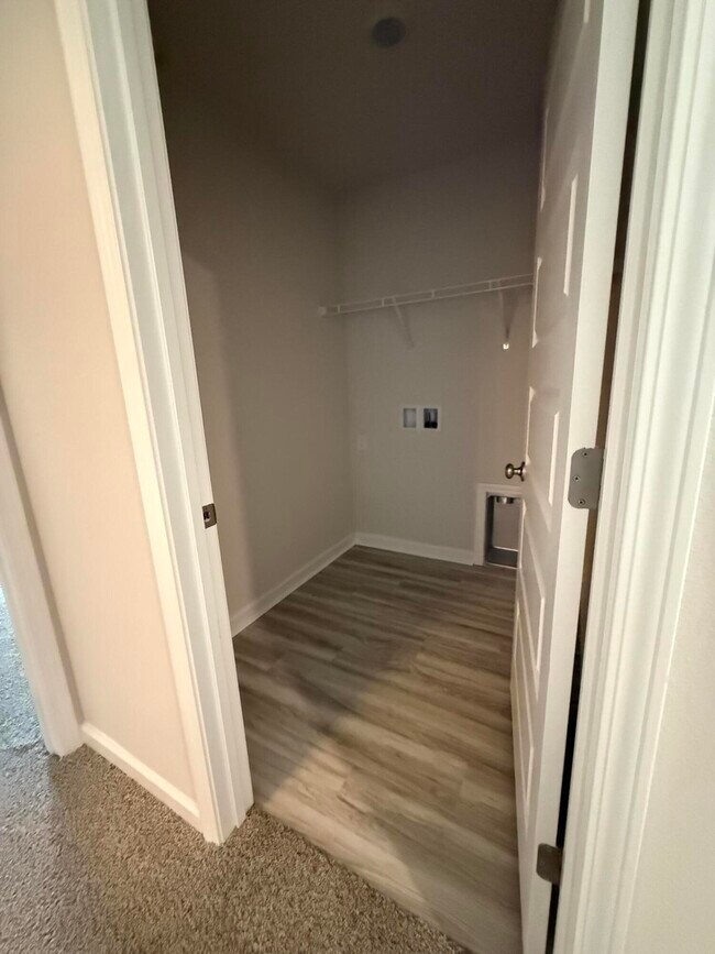 Building Photo - 2800 Tallgrass Ct