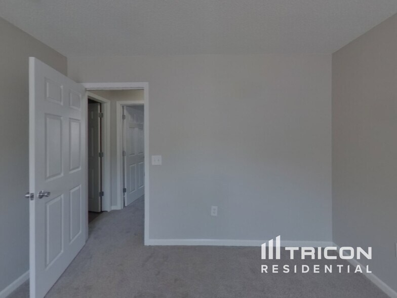 Building Photo - 430 Clark Glen Dr