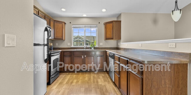 Building Photo - 482 N Mckenzie Ln