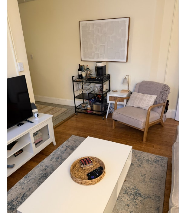 Building Photo - 220 Hanover St