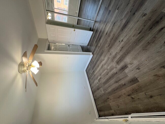 Building Photo - 7716 Ogden Ave