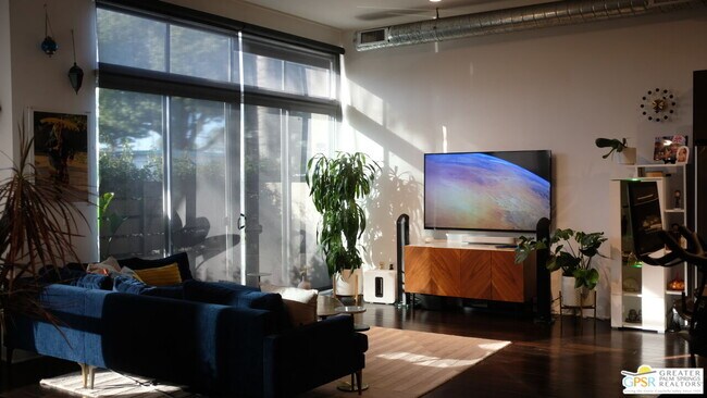 Building Photo - 13320 Beach Ave