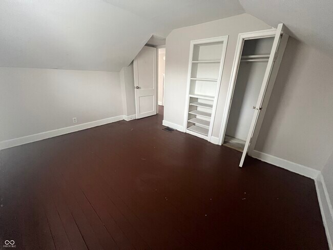 Building Photo - 3915 Hillside Ave