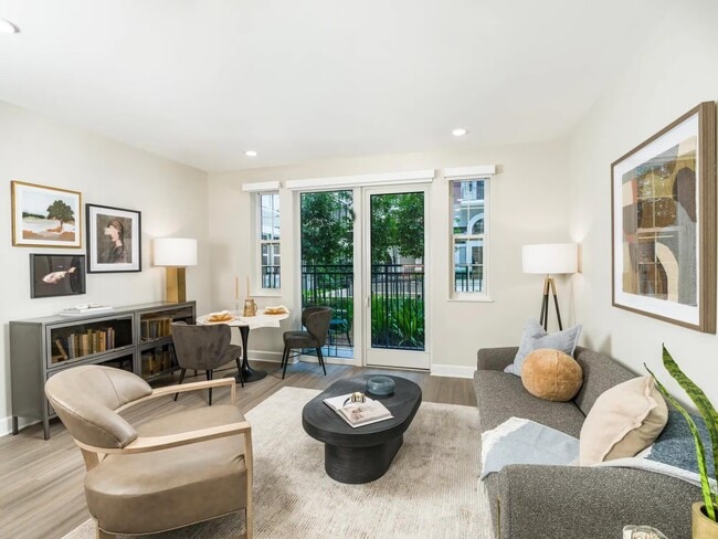 Building Photo - Limited-Time Offer: 10 Weeks Free in Houston!