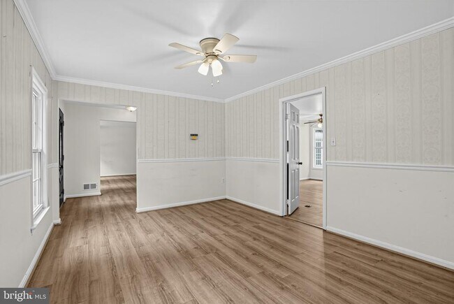 Building Photo - 6401 Wolf Run Hunt Ct