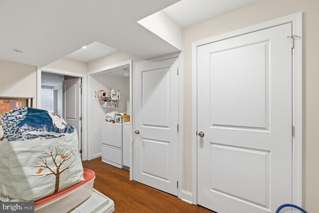 Building Photo - 2249 Kimball St