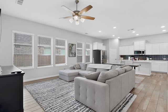 Building Photo - 2319 Kirkstall Wy