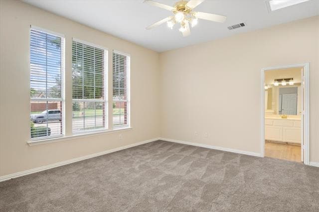 Building Photo - 1404 Parkwood Dr