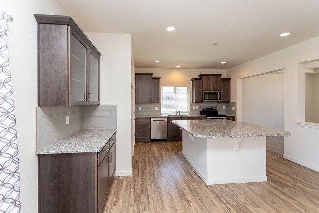 Building Photo - Move-In Ready Home in Desirable Banning Lewis Ranch!!