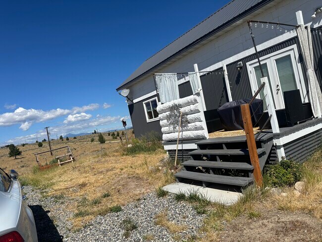 Building Photo - 1839 S Rocker Rd