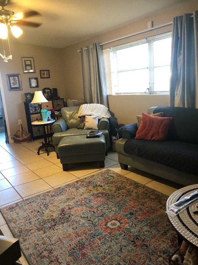 Building Photo - MOVE IN SPECIAL-Lovely 2 Bedroom /2 Bath Home in St Cloud