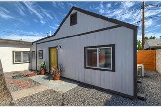 Building Photo - 908 E Pasadena Ave