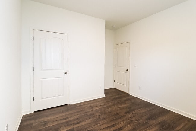 Building Photo - 5599 Timber Leaf Lp