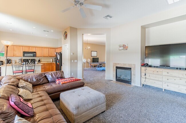 Building Photo - 35414 N 32nd Dr