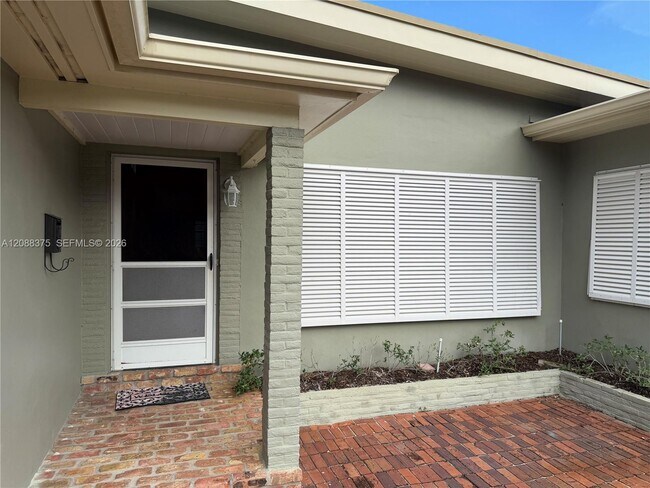Building Photo - 800 SW 8th Terrace