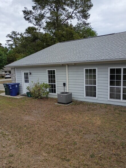 Building Photo - 1007 Handy St