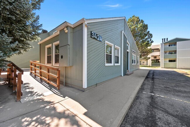 Building Photo - Lovingly Upgraded 2-Bedroom 3rd Floor Condo in Central Fort Collins With Abundant Personality