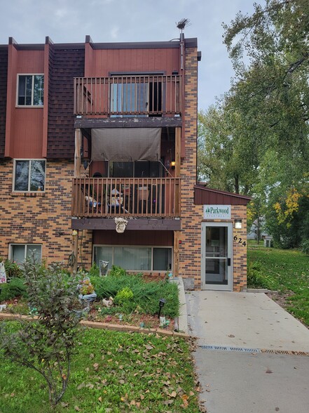 Secured Entry - Parkwood Apartments