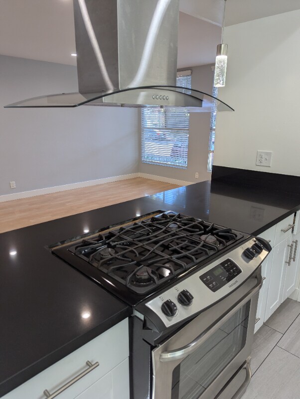 Building Photo - 7068 Lanewood Ave