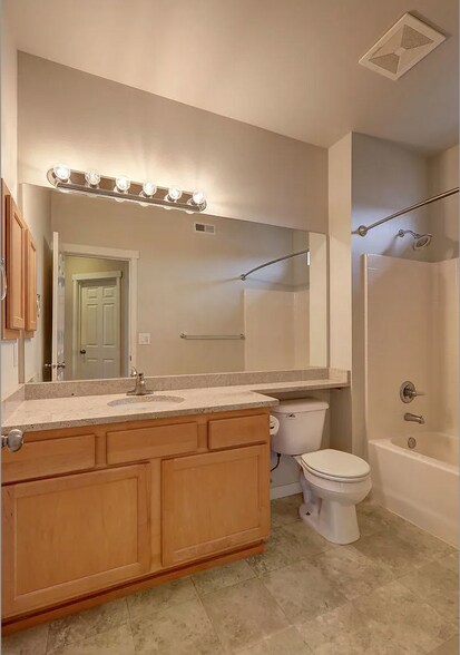 Main Bathroom - 1601 NE Katsura St