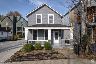 Building Photo - 2471 Tremont Ave