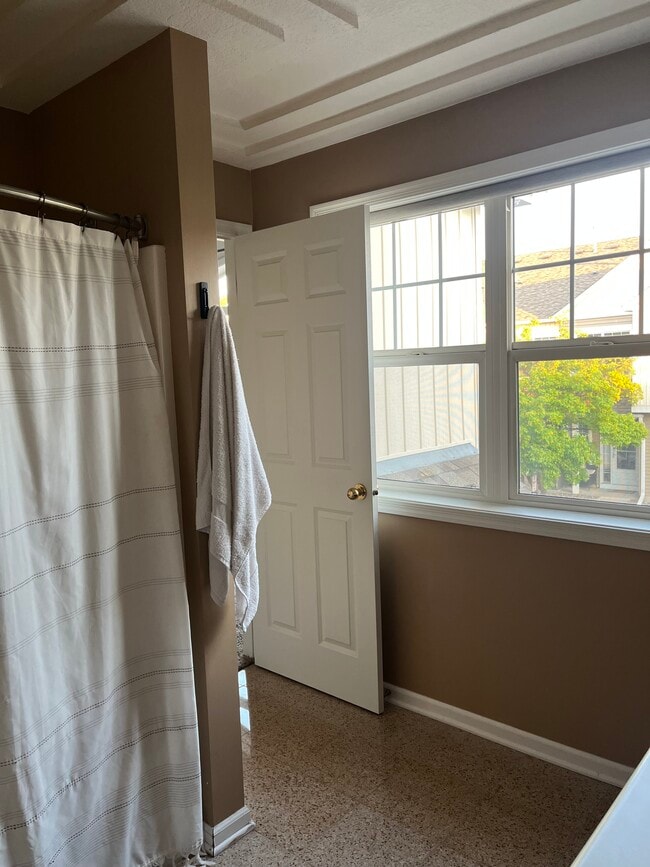 Building Photo - 5648 Winnetka Ave N