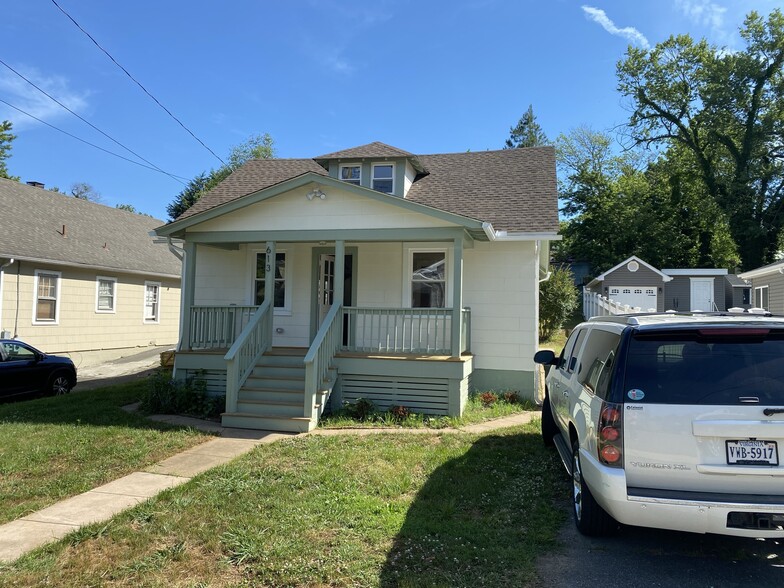 Building Photo - 613 Blenheim Ave
