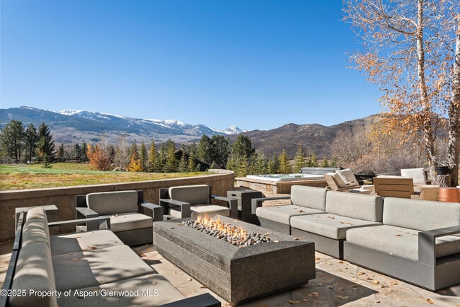 Building Photo - 75 McLain Ct