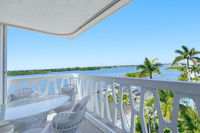 Building Photo - 2505 S Ocean Blvd