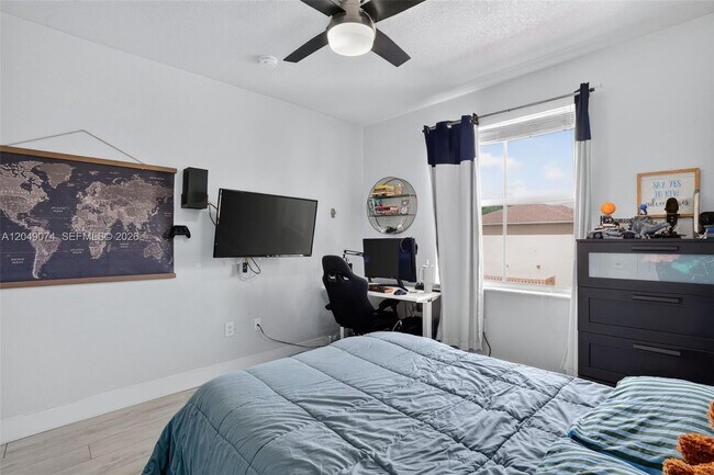 Building Photo - 913 NW 135th Ave