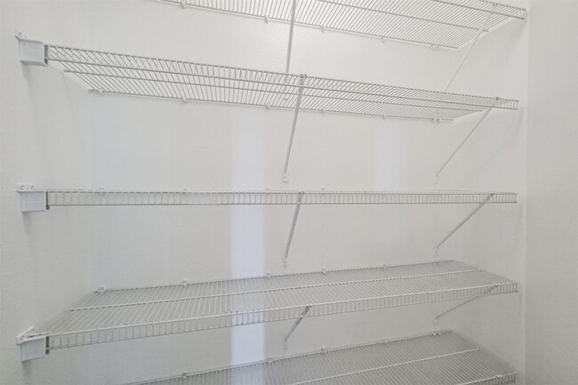 Building Photo - 2030 Vander Wilt Ln