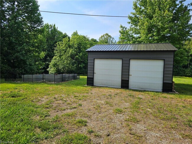Building Photo - 10521 North Carolina 89 Highway West